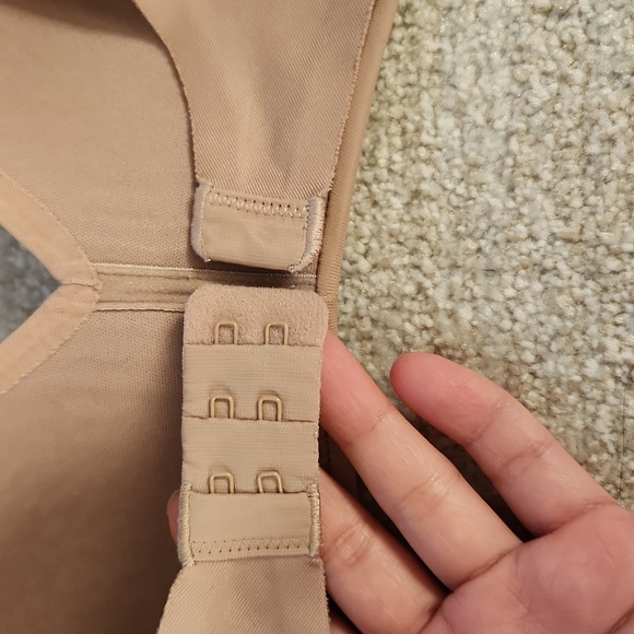 Warners Wireless Bras - Size 34C - Picture 3 of 4